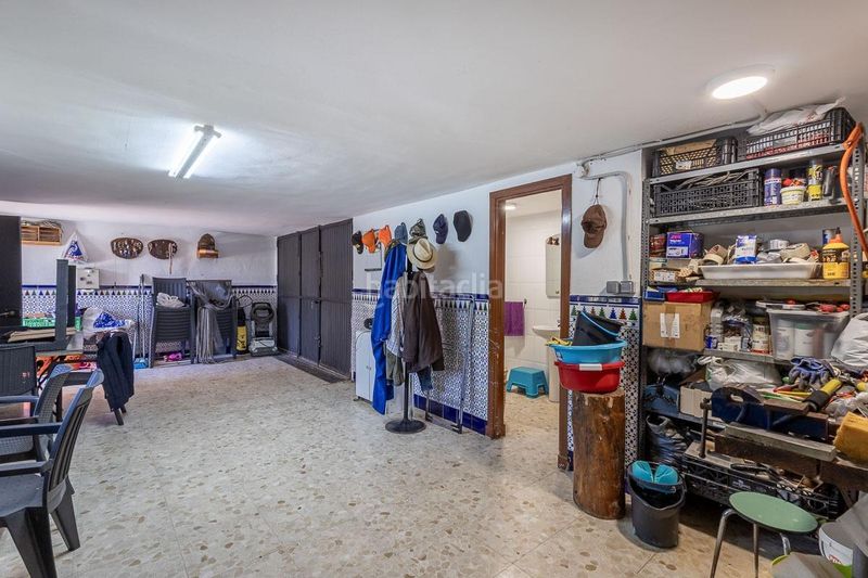 Foto c2cbb328-1881-4ac4-9894-520a2ccb22a7. Chalet  con parcela urbanizable en Atarfe