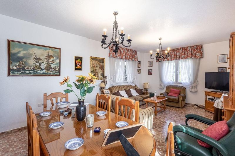Foto c567fdd1-2197-45bf-bddc-b58906dc5277. Chalet  con parcela urbanizable en Atarfe