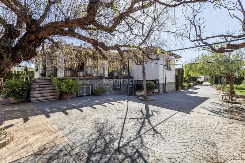 Foto eaf78e0e-706d-497a-8e16-5231f1e256ee. Chalet  con parcela urbanizable en Atarfe
