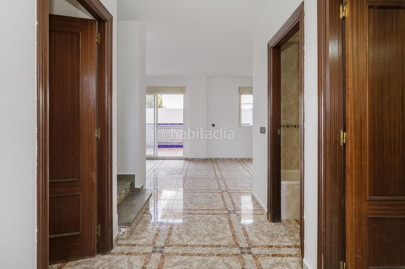 Foto f18a3bb1-ba3b-495c-9fab-a3259dc53341. Dúplex amb aparcament a Ogíjares
