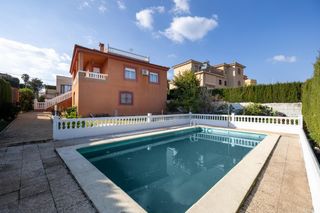 Chalet  Calle de la azucena. Y si el éxito fuera algo tan sencillo como la paz de ver atardec