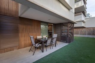 Affitto Piano terra  Calle filologo julio casares. Piso en planta baja con gran terraza, piscina y zonas comunes id