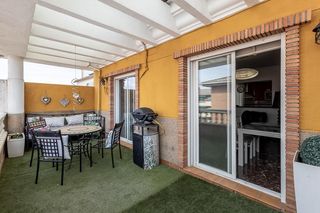 Location Attique  Plaza castillejos. Ático con gran terraza en pleno centro de maracena.