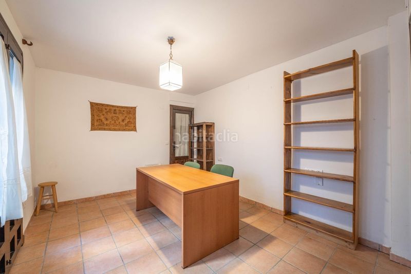 Foto 015dae60-f082-4854-bf40-0501ebed23db. Edificio en calle calle gumiel de san pedro 4 edificio morisco del siglo xvi en el paseo de los tristes con vistas a la alhambra en Granada