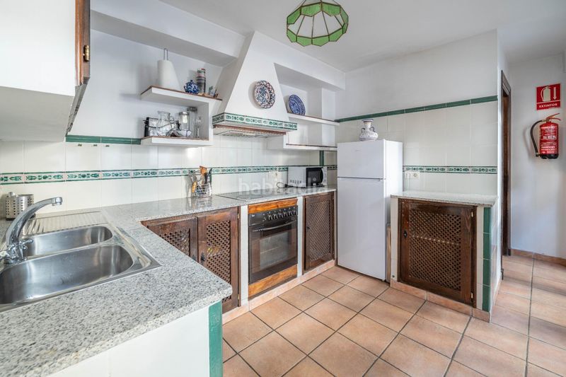 Foto 4a348d19-4321-46fb-b5e6-057689786a8d. Edificio en calle calle gumiel de san pedro 4 edificio morisco del siglo xvi en el paseo de los tristes con vistas a la alhambra en Granada