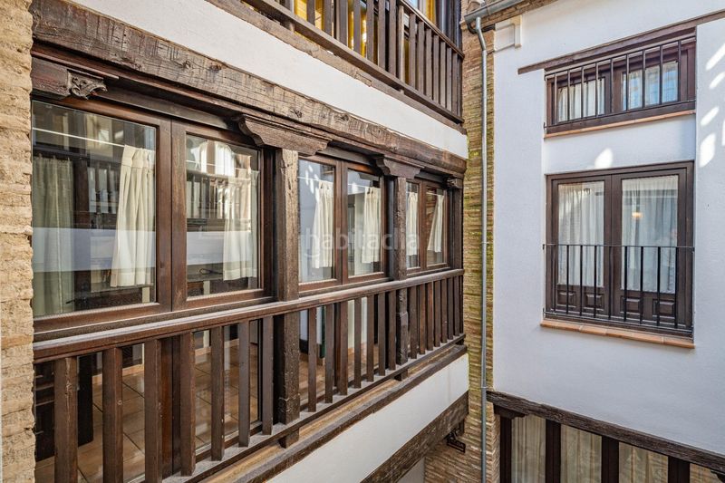 Foto 752477e9-67ab-4c51-a6f1-d4ce71a1a9d4. Edificio en calle calle gumiel de san pedro 4 edificio morisco del siglo xvi en el paseo de los tristes con vistas a la alhambra en Granada