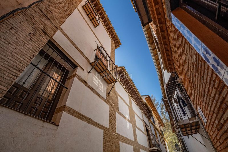 Foto 7b3a3417-5ae2-4005-bea2-fb7e45da778a. Edificio en calle calle gumiel de san pedro 4 edificio morisco del siglo xvi en el paseo de los tristes con vistas a la alhambra en Granada