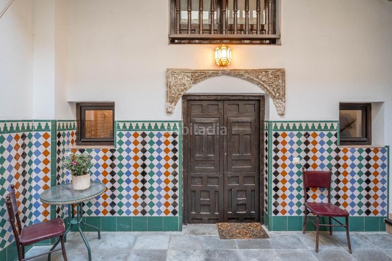 Foto b3995a70-d562-41b8-b3d1-bb4312e81415. Edificio en calle calle gumiel de san pedro 4 edificio morisco del siglo xvi en el paseo de los tristes con vistas a la alhambra en Granada