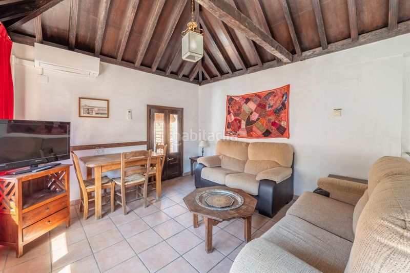 Foto fee7cb74-3526-47ba-98eb-f1014413a551. Edificio en calle calle gumiel de san pedro 4 edificio morisco del siglo xvi en el paseo de los tristes con vistas a la alhambra en Granada