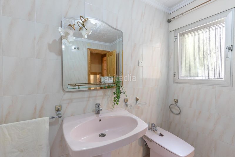 Foto 980a173f-6966-4c13-8cf2-0b29c766cbfc. Casa amb aparcament a San Miguel Armilla