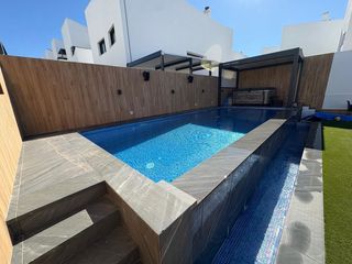 Miete Reihenhaus  Calle hayas (loma verde). Exclusiva casa en loma verde