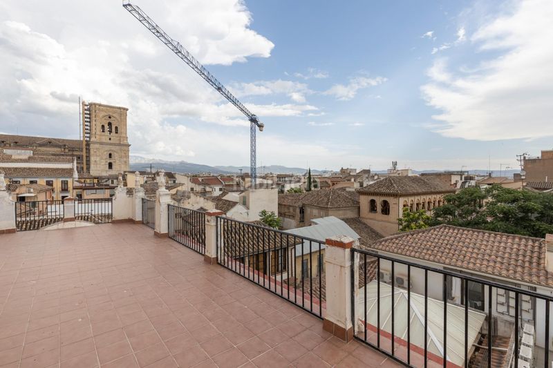 Foto f71a12ad-a2d2-4ae9-9745-b39ec0a78845. Àtic a Centro - Sagrario Granada