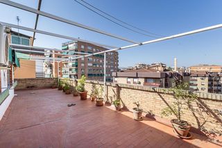 Penthouse in Barrio de Zaidín. Ático en av. barcelona con 30m de terraza