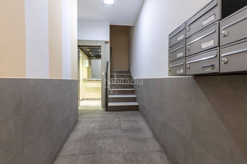Foto 91a14e6e-e461-47dd-9842-9204409a62a9. Piso en calle de laureado lópez muñoz 19 ático reformado con ascensor, terraza y chimenea, listo para entrar a vivir en el zaidín en Granada