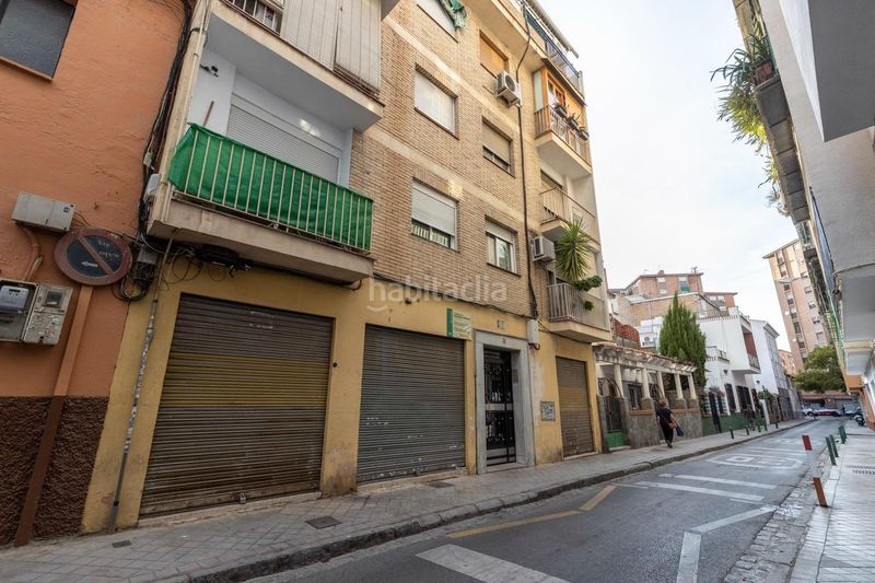 Foto f7539288-ab5b-4881-9e5b-93ecc1715824. Piso en calle de laureado lópez muñoz 19 ático reformado con ascensor, terraza y chimenea, listo para entrar a vivir en el zaidín en Granada