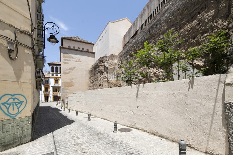 Foto d342c03c-3218-4cc2-a1f7-5833757d8b0a. Casa adosada la casa de tus sueños en el centro en Granada