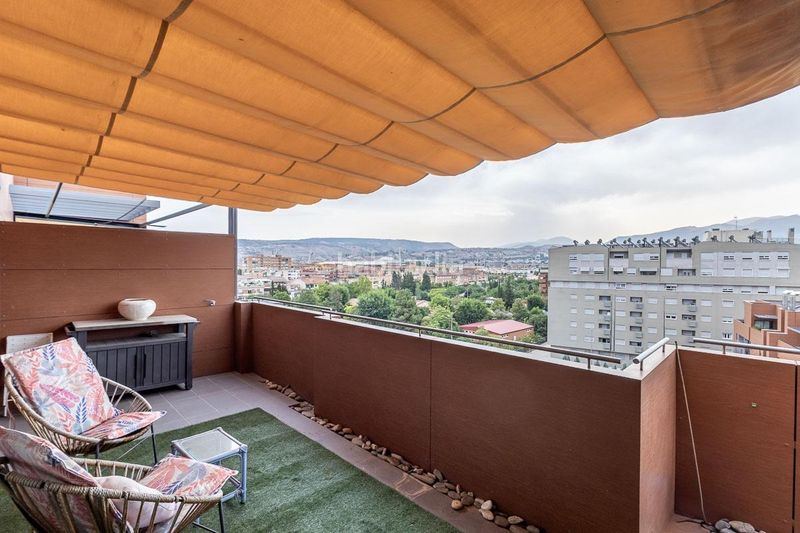 Foto 0f4893e4-8e90-426c-9254-7170b28fc115. Alquiler ático  en alquiler en urbanización en Granada