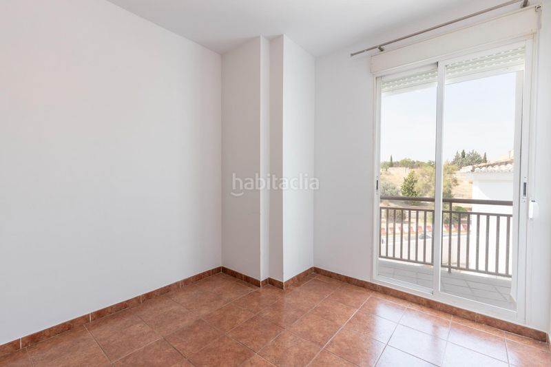 Foto b6655d47-d9b0-49b2-9894-8716a00d2d22. Tríplex amb aparcament a Cájar