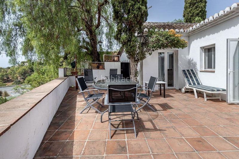 Foto f5dbf33e-a358-43f0-87cb-b6882778b64b. Casa amb aparcament a Urb. San Antonio Almuñécar