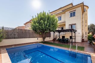 Doppelhaus  Calle carlos cano (hi). Fantástica pareada en híjar las gabias