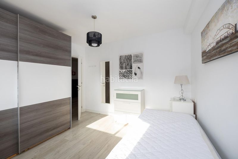 Foto cc98ac87-55f8-41e3-b14e-646303cacd07. Apartamento precioso piso en luz casanova en Cartuja Granada