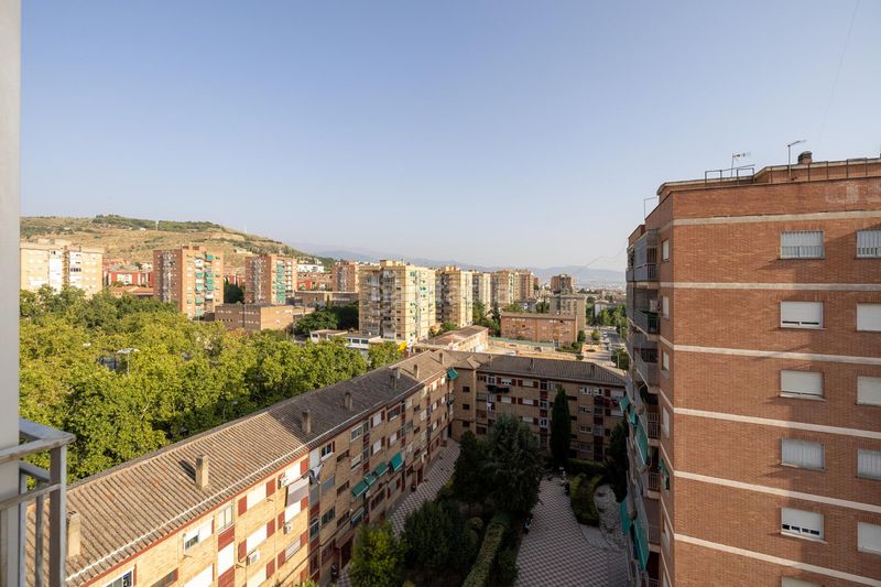 Foto ef15921d-866f-4e17-bb4f-1027c113daf0. Apartamento precioso piso en luz casanova en Cartuja Granada