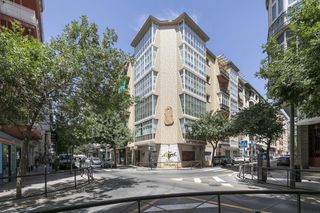 Pis  Calle de pedro antonio de alarcón. Exclusivo piso de 253 m2 en granada centro
