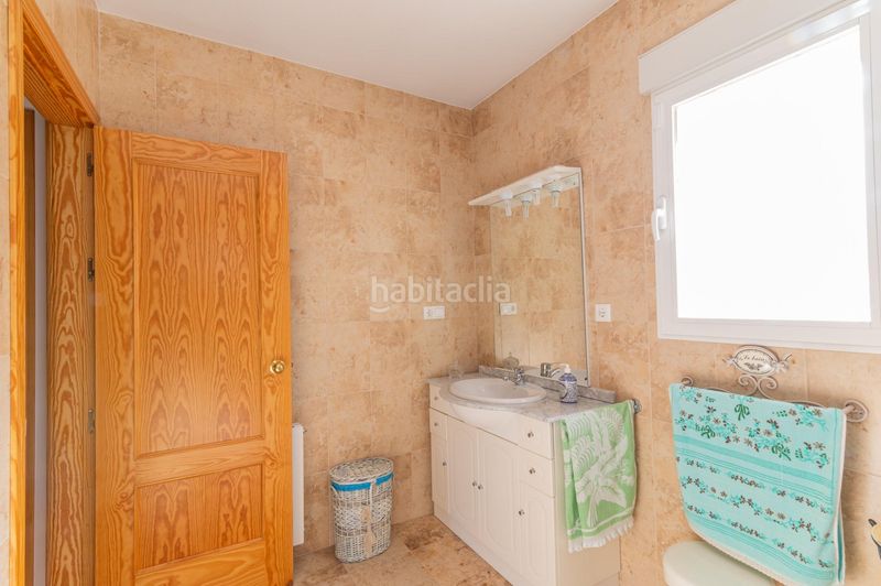 Foto 2ce55b7b-9b98-4a54-ab29-eac5a0532aa6. Casa amb calefacció aparcament a Loja