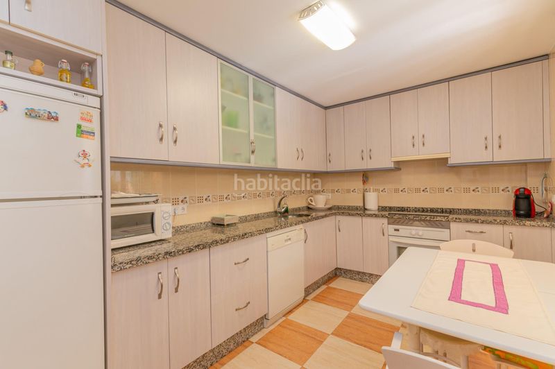 Foto e4f5fa25-61a3-4d92-a567-eda6aeaff632. Casa amb calefacció aparcament a Loja