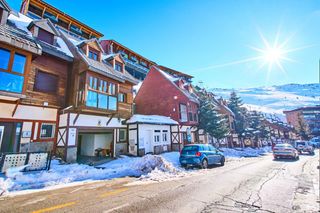 Casa adosada  Urbanizacion solynieve. Magnífico chalet adosado en venta en sierra nevada