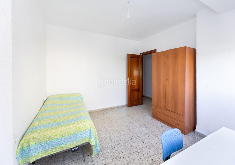 Foto 7cff05cc-0052-4455-b239-66a41826ba8e. Piso tu nueva inversión te espera en Camino de Ronda! exterior! vistas a Camino de Ronda! en Granada