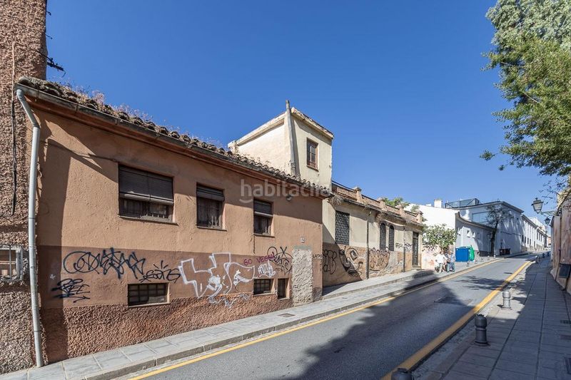 Foto 75aba271-8cfc-400a-9e54-19e20c288645. Terreno residencial dos edificios en cuesta escoriaza en Granada