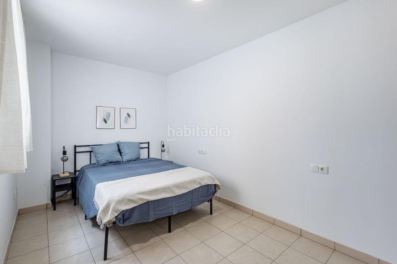 Foto fdb2a631-f947-4d89-b6b9-95104e94e454. Pis amb aparcament a Láchar