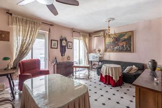 Flat in Camino de Ronda. Amplio piso junto gran capitan