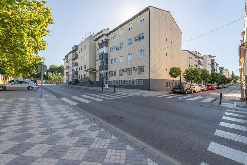 Foto 399c9a59-12cf-476e-9554-37d4d7e3b6c2. Piso en calle blasco ibañez 20 piso de 3 dormitorios con piscina comunitaria en Maracena