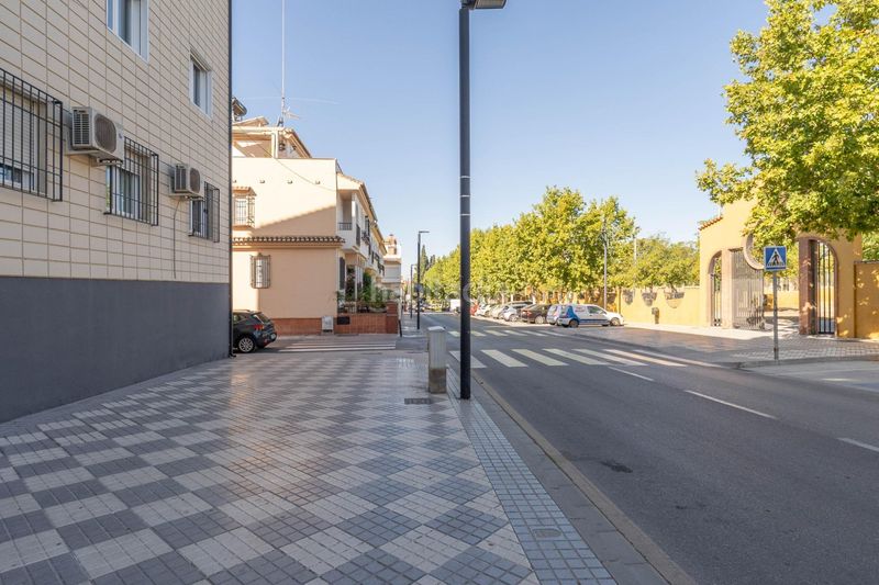 Foto 5a3c7c3b-6041-45dc-9300-6a30c9d862c0. Piso en calle blasco ibañez 20 piso de 3 dormitorios con piscina comunitaria en Maracena