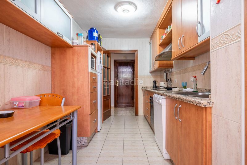 Foto 82f7b3e3-9383-4202-8027-5a2dbba4322e. Piso en calle blasco ibañez 20 piso de 3 dormitorios con piscina comunitaria en Maracena
