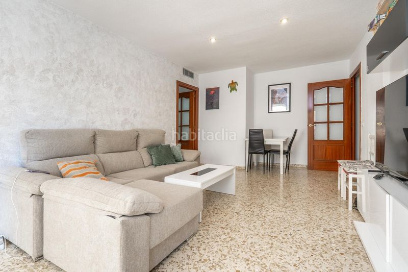 Foto 86fee716-2fc3-4727-9da3-6cb8f3c6fdc0. Piso en calle blasco ibañez 20 piso de 3 dormitorios con piscina comunitaria en Maracena