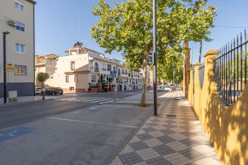 Foto a41c8586-5ad6-41da-8b0f-06104375c923. Piso en calle blasco ibañez 20 piso de 3 dormitorios con piscina comunitaria en Maracena