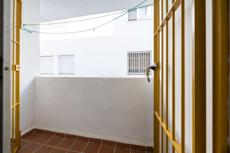 Foto b28b74a2-85fb-4960-8003-f372f5460d8f. Piso  luminoso y bien situado en Cenes de la Vega