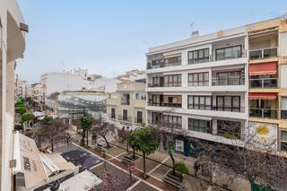 Appartamento en Real 91. Piso en calle real, estepona