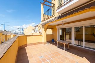 Reihenhaus in Zona Calvario. Adosada en urb. los almendros, estepona