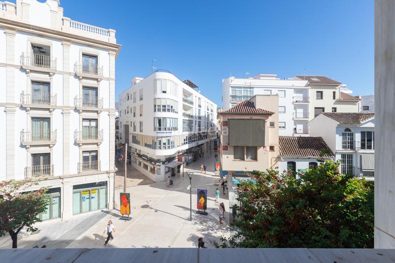 Foto ff3b1855-9134-41c4-9d05-ba24f4cb959f. Piso excelente propiedad en calle real, Centro en Estepona