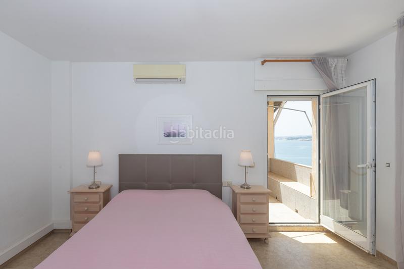 Foto ac30ee86-1e28-4df3-bf57-bd2346451d99. Piso amplio apartamento con vistas al mar en marina bay playa del cristo, zona Seghers en Estepona