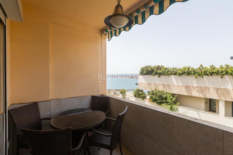 Foto aca93cf4-8d5c-4a97-8bfd-498b2294bbf2. Piso amplio apartamento con vistas al mar en marina bay playa del cristo, zona Seghers en Estepona