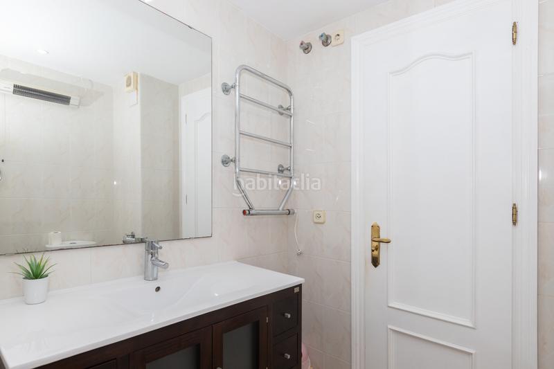 Foto b201dab4-5afa-4984-ac4a-bc8a00179845. Piso amplio apartamento con vistas al mar en marina bay playa del cristo, zona Seghers en Estepona