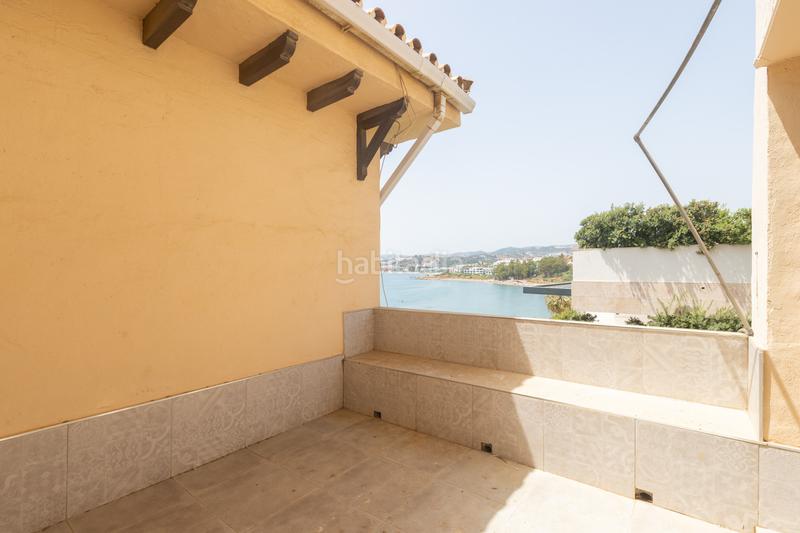 Foto fb2dec40-d43a-4613-b347-a8f814dc4fd6. Piso amplio apartamento con vistas al mar en marina bay playa del cristo, zona Seghers en Estepona