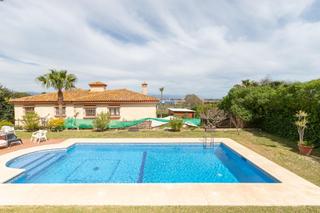 Chalet en Cortijo de Maza - Finca Monsalvez - El Olivar. Villa de lujo en el olivar