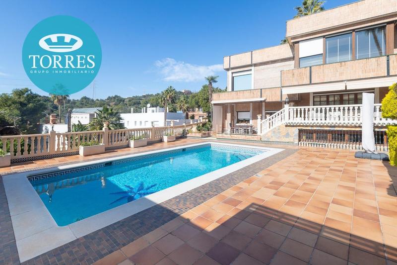 Foto 5acce905-6b77-4762-8c64-5c662a6ff3f2. Xalet amb calefacció aparcament piscina a Pinares de San Antón Málaga