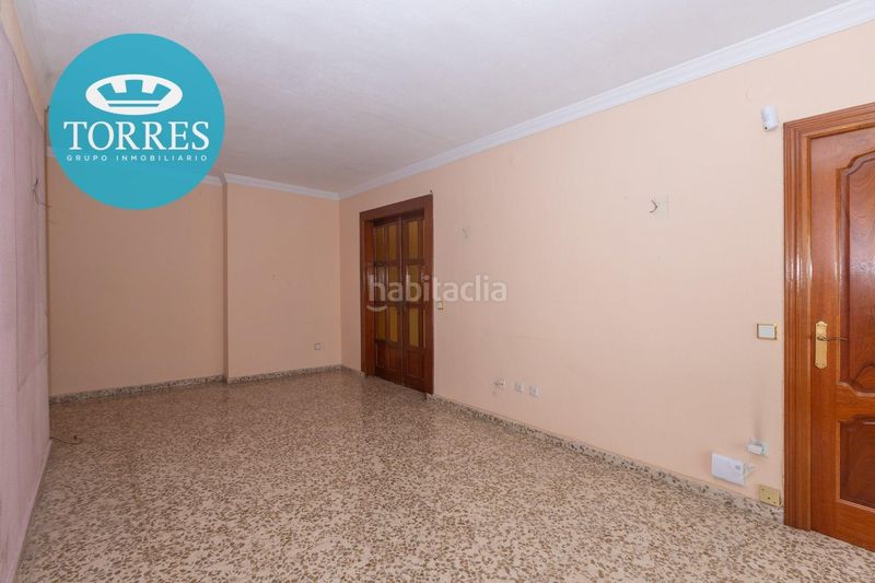 Foto 94c4ef5d-cfbd-497f-953e-72dce181ea82. Piso  en avenida andalucía en Carranque - Haza Cuevas Málaga